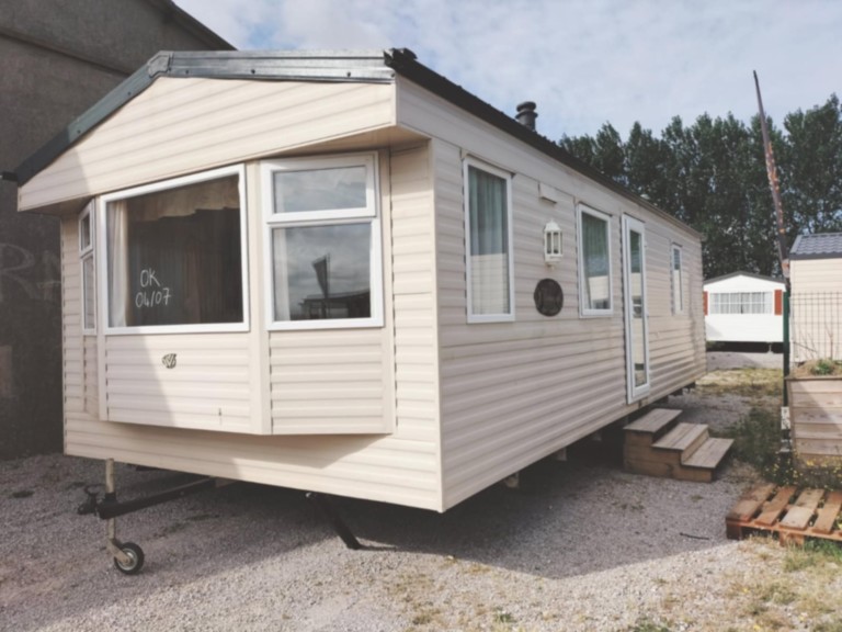 Mobil home Anglais avec une cuisine très lumineuse